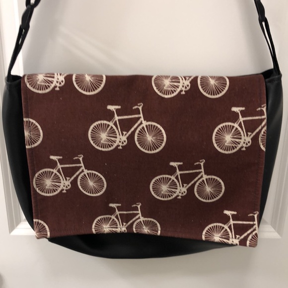 Over the shoulder bike bag - Picture 2 of 8